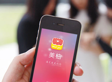 中国向老挝交付首架C909飞机